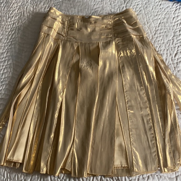 Silk blend gold shimmery skirt with slits - Picture 5 of 6